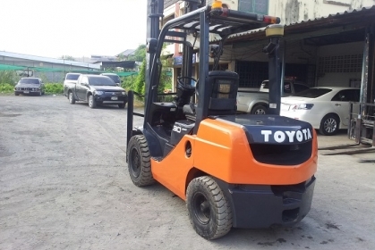 forklift  3.0 ตัน 4 mm.TOYOTA รุ่น.8 ดีเซล  เกียร์อัตโนมัติ ยกสูงสุด 4.0 เมตร