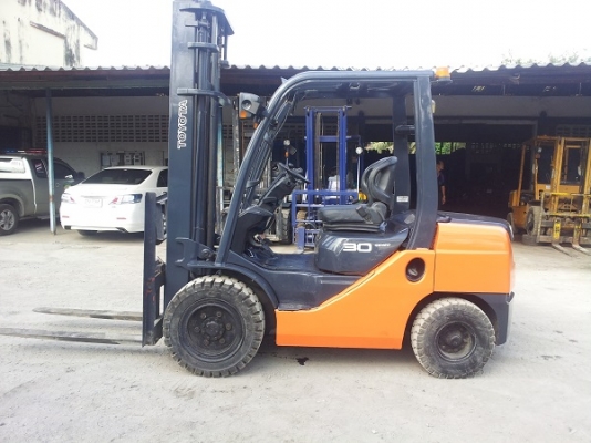 forklift  3.0 ตัน 4 mm.TOYOTA รุ่น.8 ดีเซล  เกียร์อัตโนมัติ ยกสูงสุด 4.0 เมตร