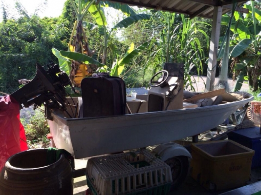 ขายเรือ 13 ฟุต 65,000 บาท ยามาฮ่า 15 แรง ป้อมกลาง