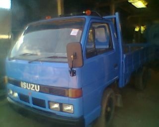 ISUZU  4 ล้อกลาง  เครื่อง  4JB1  เครื่อง  88แรงม้า ปี36