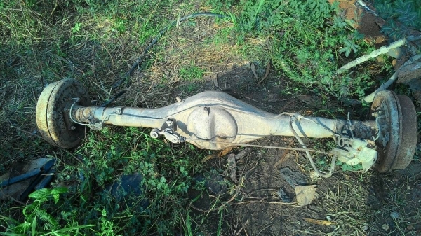 เพลาท้ายพร้อมเฟืองท้าย  และวาล์วปรับแรงดันน้ำมันเบรคHERO