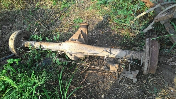 เพลาท้ายพร้อมเฟืองท้าย  และวาล์วปรับแรงดันน้ำมันเบรคHERO