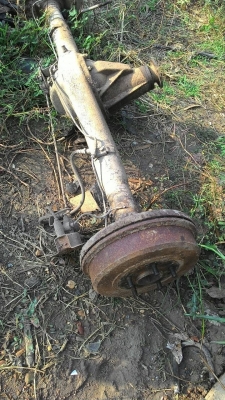 เพลาท้ายพร้อมเฟืองท้าย  และวาล์วปรับแรงดันน้ำมันเบรคHERO