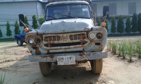 ต้องการขายรถหกล้อสักคัน ต้องการขายรถหกล้อสักคัน