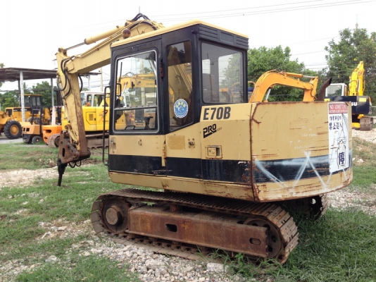 รถแบคโฮ CATERPILLAR E70B เก่าญี่ปุ่นแท้ ใส่หัวกระแทก