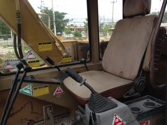 รถแบคโฮ CATERPILLAR E70B เก่าญี่ปุ่นแท้ ใส่หัวกระแทก