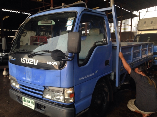 ขายรถ 4 ล้อ อีซูซุ NKR ปี 2547  เครื่อง 100 แรงเทอร์โบ รถห้าง กระบะเหล็ก ยาว 3.40 เมตร กว้าง 1.80 เมตร