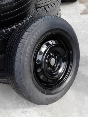 ล้อกะทะ 5 รู แบบ TOYOTA พร้อมยาง ขอบ 15  มี 1 ล้อ  TEL.081-427-3941