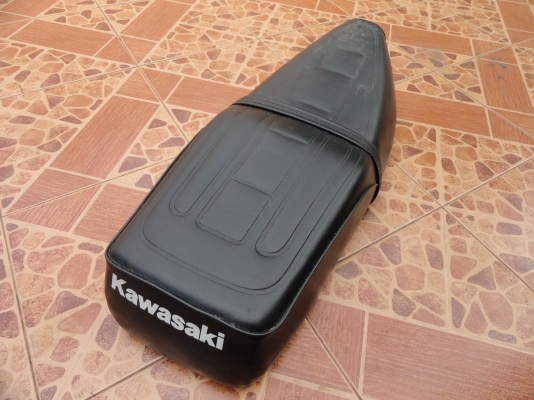 ขายเบาะคาวาซากิ 450บาท