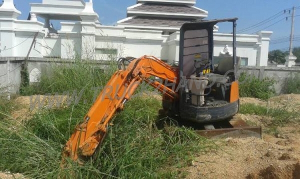 รถแบคโฮ HITACHI  PX30  3 สูบ เครื่อง ISUZU