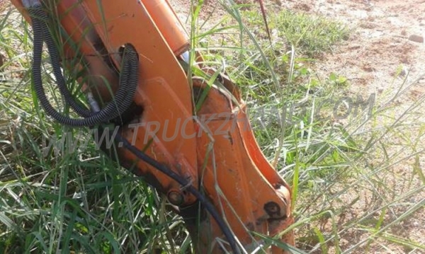 รถแบคโฮ HITACHI  PX30  3 สูบ เครื่อง ISUZU