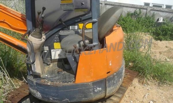 รถแบคโฮ HITACHI  PX30  3 สูบ เครื่อง ISUZU