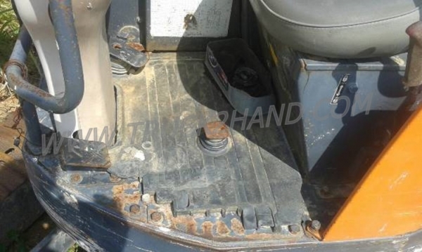 รถแบคโฮ HITACHI  PX30  3 สูบ เครื่อง ISUZU