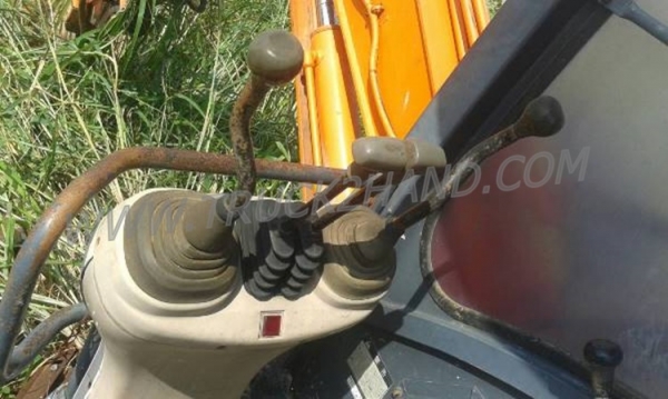 รถแบคโฮ HITACHI  PX30  3 สูบ เครื่อง ISUZU