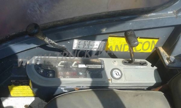 รถแบคโฮ HITACHI  PX30  3 สูบ เครื่อง ISUZU