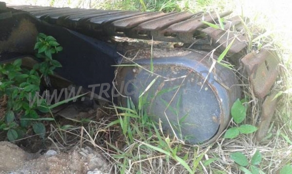 รถแบคโฮ HITACHI  PX30  3 สูบ เครื่อง ISUZU