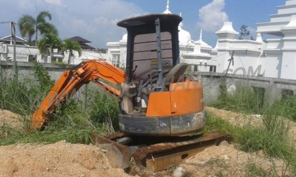 รถแบคโฮ HITACHI  PX30  3 สูบ เครื่อง ISUZU