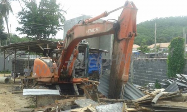 รถแบคโฮ HITACHI EX135 4 สูบ เทอร์โบ เครื่อง ISUZU