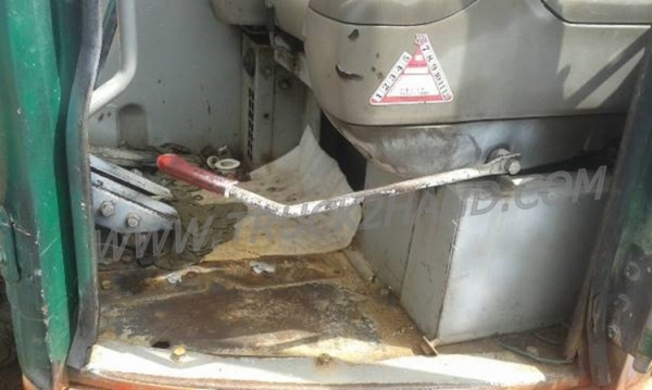 รถแบคโฮ HITACHI EX135 4 สูบ เทอร์โบ เครื่อง ISUZU รถแบคโฮ HITACHI EX135 4 สูบ เทอร์โบ เครื่อง ISUZU