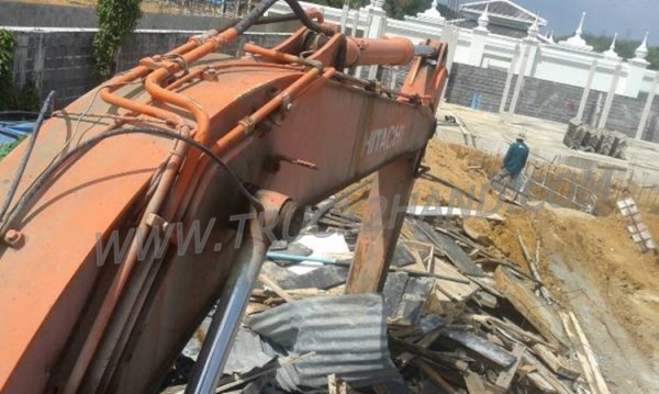 รถแบคโฮ HITACHI EX135 4 สูบ เทอร์โบ เครื่อง ISUZU รถแบคโฮ HITACHI EX135 4 สูบ เทอร์โบ เครื่อง ISUZU