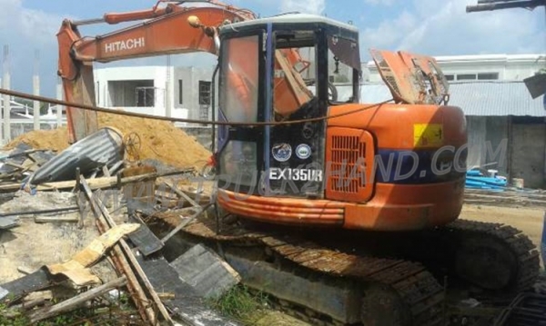 รถแบคโฮ HITACHI EX135 4 สูบ เทอร์โบ เครื่อง ISUZU รถแบคโฮ HITACHI EX135 4 สูบ เทอร์โบ เครื่อง ISUZU