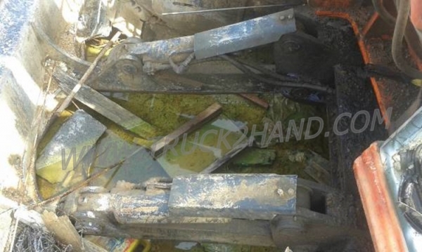 รถแบคโฮ HITACHI EX135 4 สูบ เทอร์โบ เครื่อง ISUZU รถแบคโฮ HITACHI EX135 4 สูบ เทอร์โบ เครื่อง ISUZU