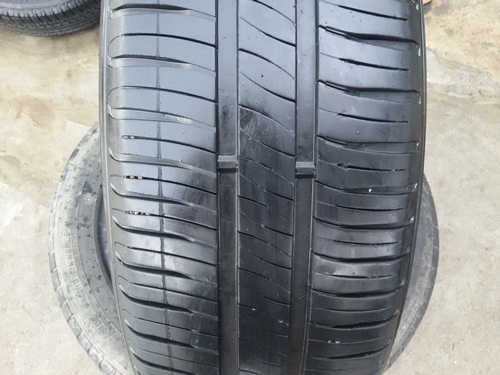 ขายยาง185/60/15 ปี 1313 MICHERLIN ENERGY XM2    4 เส้น