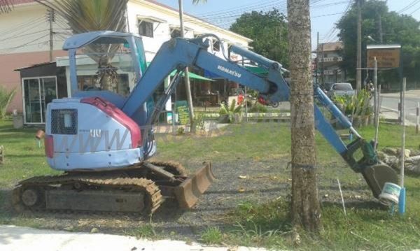 รถแบคโฮ KOMATSU