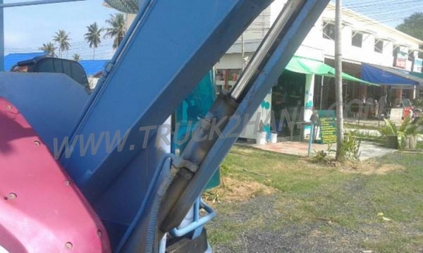 รถแบคโฮ KOMATSU