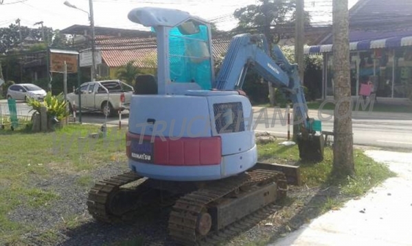 รถแบคโฮ KOMATSU