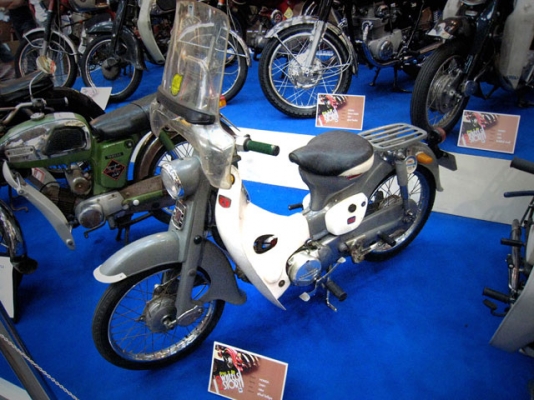 >>> มีวินชิวมาเสนอครับ ชิวใส่ honda CM90,C65Y และ C-100<<< >>> มีวินชิวมาเสนอครับ ชิวใส่ honda CM90,C65Y และ C-100<<<