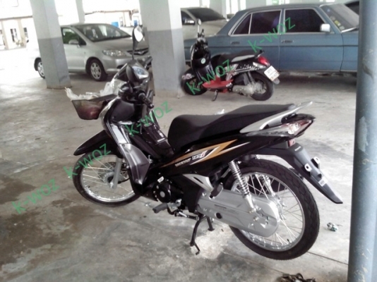 ขาย Honda Wave 125i สตาร์ทมือและเท้า สีด ำใหม่ๆไม่ถึง 3 เดือน