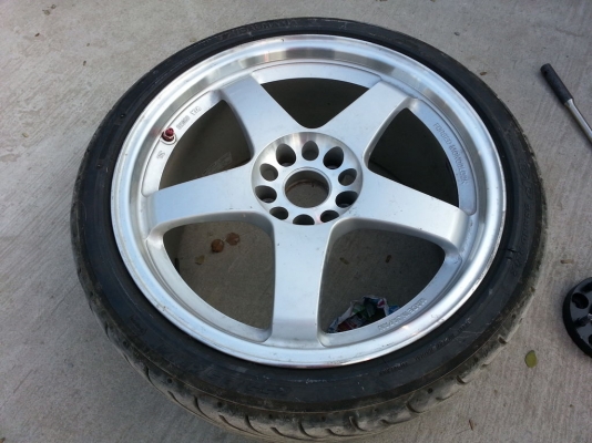 ขายล้อ nismo แท้ 17 8.5สี่ล้อ ขาย/แลก ล้อ nismo gt4 ขอบ17 กว้าง8.5หน้าหลังหร้อมยางโยโกเพสครบ