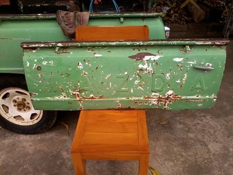 ฝาท้ายมาสด้า 1000 ตะขอแปะ