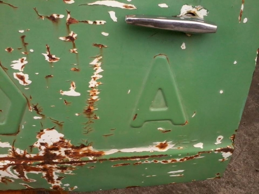 ฝาท้ายมาสด้า 1000 ตะขอแปะ ฝาท้ายมาสด้า 1000 ตะขอแปะ