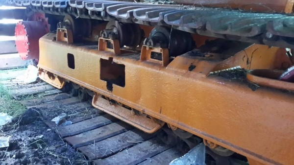 ขายรถเกี่ยวข้าวเกษตรพัฒนา ปี08 เครื่อง อีซูซุ6HH1 TURBO โซ่อัดใหม่ ใบแทรคเต็ม สภาพเต็ม พร้อมลุยงาน อุ้มโรงงาน