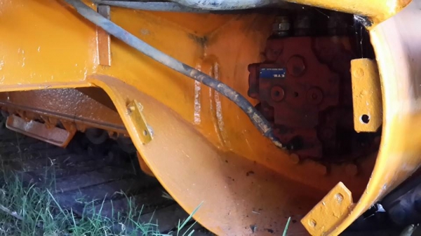 ขายรถเกี่ยวข้าวเกษตรพัฒนา ปี08 เครื่อง อีซูซุ6HH1 TURBO โซ่อัดใหม่ ใบแทรคเต็ม สภาพเต็ม พร้อมลุยงาน อุ้มโรงงาน