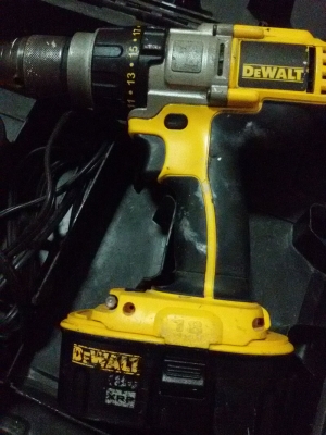 ขายสว่านไร้สาย Dewalt DCD950 18V  เจาะไม้ ปูน เหล็ก มีไฟส่องสว่าง แรง อึด ถึก