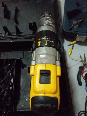 ขายสว่านไร้สาย Dewalt DCD950 18V  เจาะไม้ ปูน เหล็ก มีไฟส่องสว่าง แรง อึด ถึก