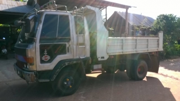 ขาย 6 ล้อดั้ม ยาง 825/16 ISUZU ROCKY เครื่อง 6BG1 175 แรงม้า คัสซีดี เกียร์เสื้อลาย เพาวเวอร์ เบรคทิฟฟี่ ทะเบียนเต็มพร้อมโอนครับ