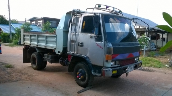 ขาย 6 ล้อดั้ม ยาง 825/16 ISUZU ROCKY เครื่อง 6BG1 175 แรงม้า คัสซีดี เกียร์เสื้อลาย เพาวเวอร์ เบรคทิฟฟี่ ทะเบียนเต็มพร้อมโอนครับ