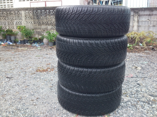 ขายแม็ก 6รูขอบ20 พร้อมยาง265/50R20 ยางปลายปี11 ดอกยางเต็มไม่แตกไม่ร้าวไม่กินข้างใช้งานน้อยมาก (สภาพแม็กยาง90\%) สวยๆ จำนวน 1 ชุด