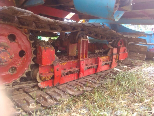 รถเกี่ยวข้าวพร้อมใช้งานเครื่อง EH700. 6สูบ แรงดีมากๆครับ