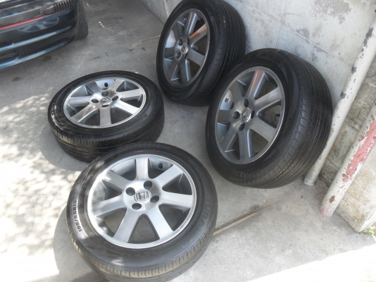 ล้อแม็ก 15นิ้ว 4รู100 พร้อมยาง สวยๆ 4 ล้อ ราคา 4900 บาท