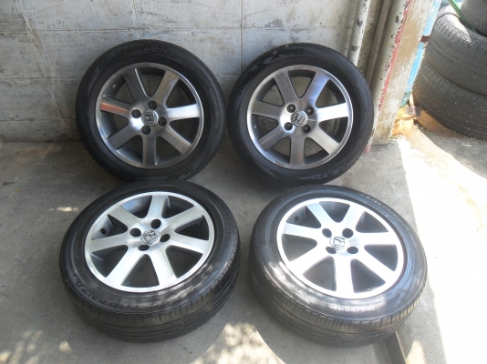 ล้อแม็ก 15นิ้ว 4รู100 พร้อมยาง สวยๆ 4 ล้อ ราคา 4900 บาท