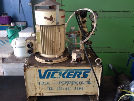 ขายแท่นอัดไฮโดรลิคพร้อมปั้ม Vickers มอเตอร์ 3HP. 380V วาล์วคอนโทรล 1 ชุด กระบอกไฮโดรลิคขนาด 40mm. อุปกรณ์ครบ พร้อมใช้งาน