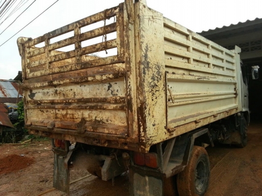 รถฮีโน่ 6 ล้อดั้ม 170 แรงม้า.  ปี 50  สนใจติดต่อ 081 - 6079515