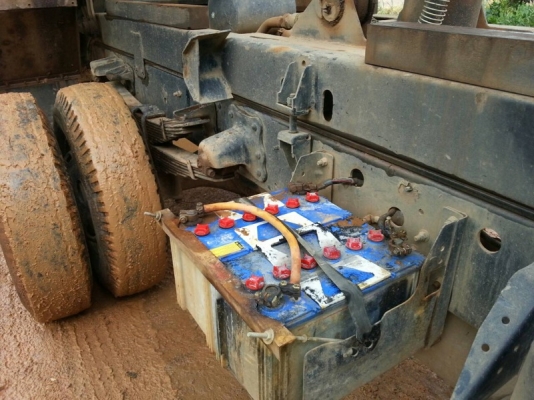 รถฮีโน่ 6 ล้อดั้ม 170 แรงม้า.  ปี 50  สนใจติดต่อ 081 - 6079515