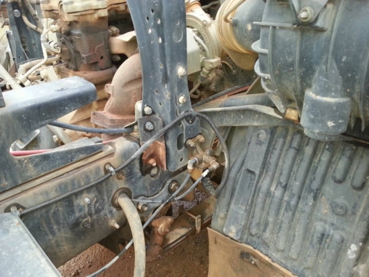 รถฮีโน่ 6 ล้อดั้ม 170 แรงม้า.  ปี 50  สนใจติดต่อ 081 - 6079515