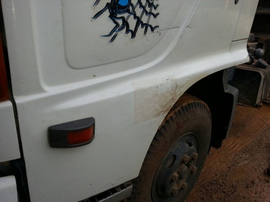 รถฮีโน่ 6 ล้อดั้ม 170 แรงม้า.  ปี 50  สนใจติดต่อ 081 - 6079515